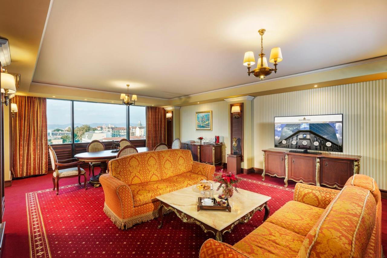 Grand Hotel